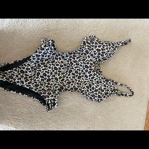 Leopard target swim suit
